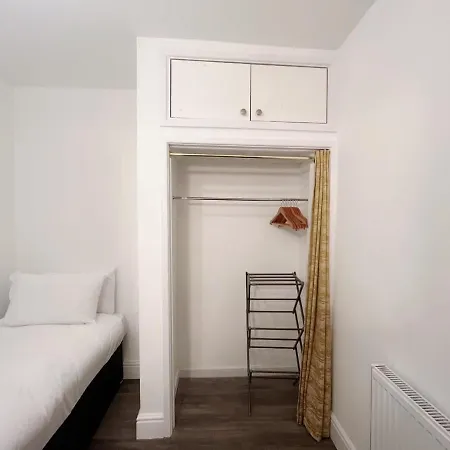 164a Westbury Road